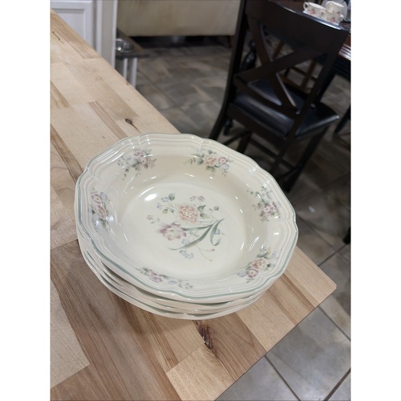 Mikasa Other - Mikasa Heritage F2013 Peony Bouquet soup Bowl Set Of 4